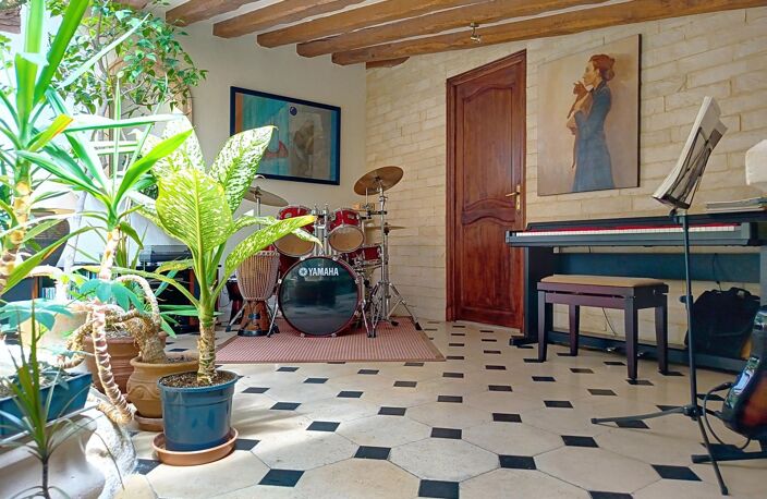 Très Belle Maison Ancienne avec Piscine et Superbe Extérieur — photo 2