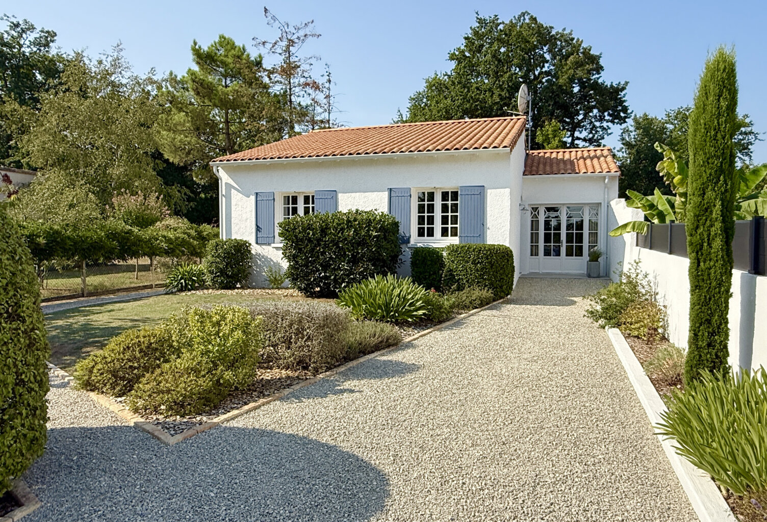 BREUILLET MAISON 4 PIECES 3 CHAMBRES + BUREAU - TERRAIN PAYS — photo 1