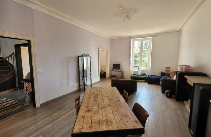Ancien presbytère rénové de 212m2, 6 chambres, 1400m2 terrain clos — photo 3
