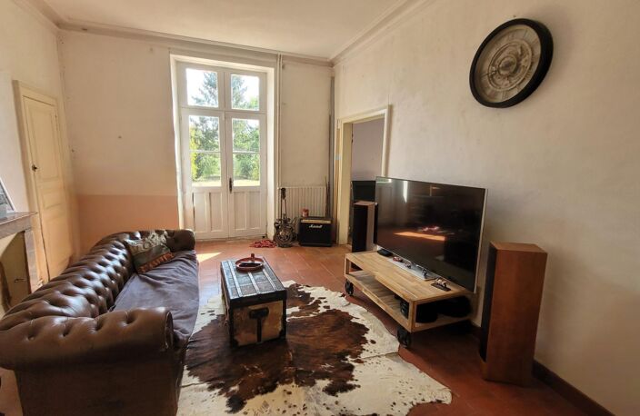 Ancien presbytère rénové de 212m2, 6 chambres, 1400m2 terrain clos — photo 5
