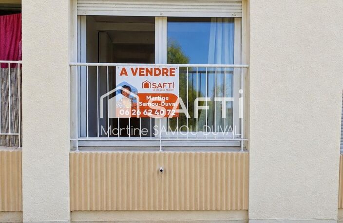 Saint Mandrier sur les hauteurs dans une résidence  privée et sécurisée piscine, tennis. Agréable T3, plus une cave. — photo 2