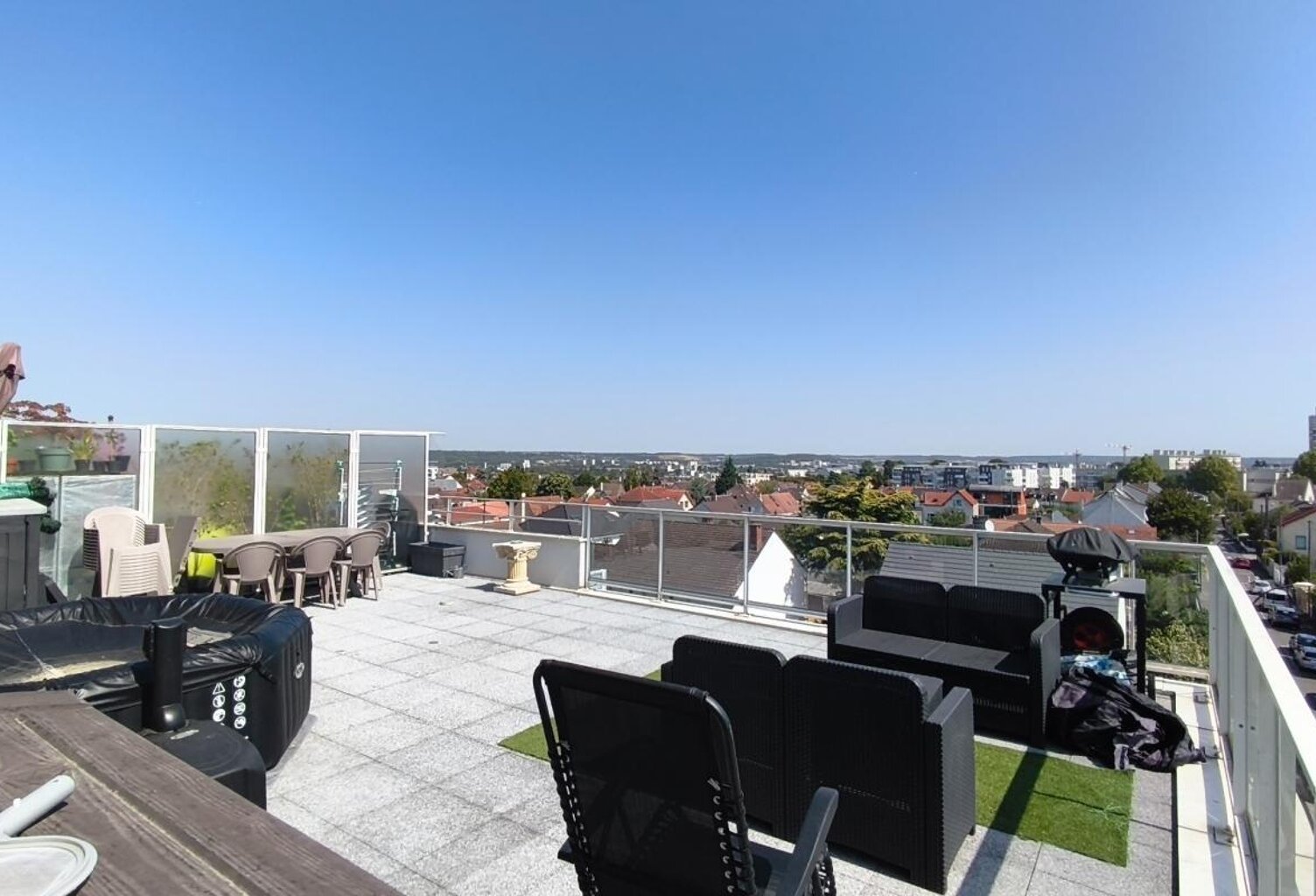 NOISY-LE-GRAND – 4 PIÈCES 72 M² – TERRASSE 60 M² – 3 CHAMBRES – PARKING en sus – RER A 8 MIN À PIED — photo 1