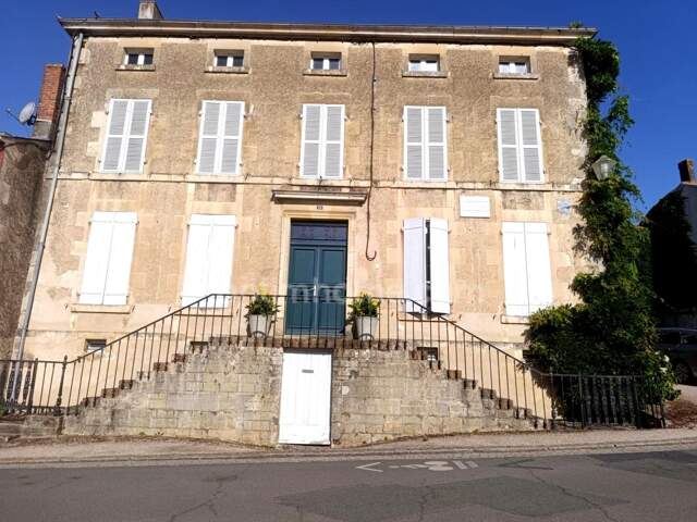 DEMEURE DE MAÎTRE – ÉLÉGANCE, HISTOIRE ET ART DE VIVRE AU CŒUR DE LA VENDÉE — photo du bien