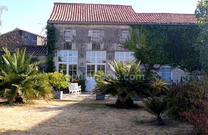 DEMEURE DE MAÎTRE – ÉLÉGANCE, HISTOIRE ET ART DE VIVRE AU CŒUR DE LA VENDÉE — photo 2