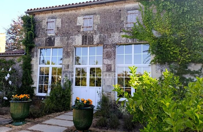 DEMEURE DE MAÎTRE – ÉLÉGANCE, HISTOIRE ET ART DE VIVRE AU CŒUR DE LA VENDÉE — photo 3