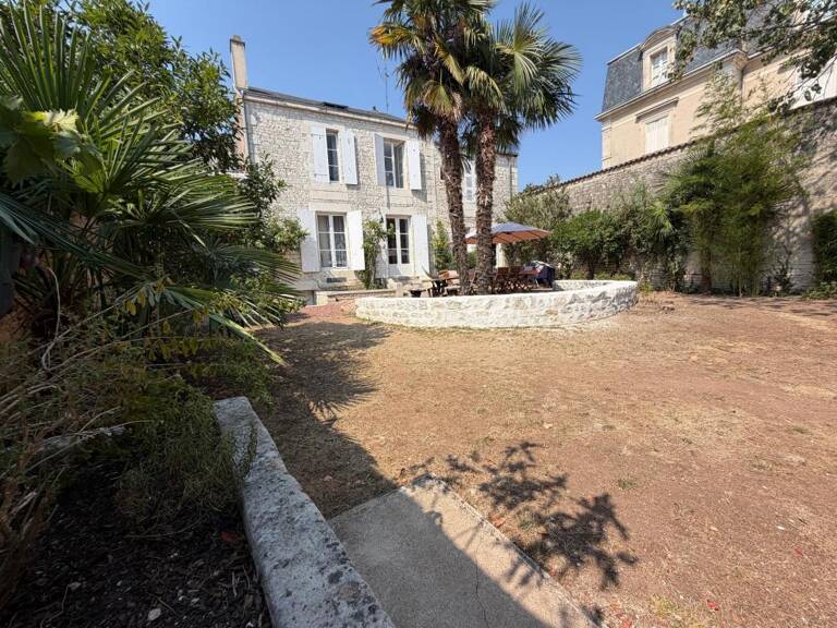 LUCON (85)- COEUR DE VILLE - DEMEURE BOURGEOISE XIX D'EXCEPTION 5 CHAMBRES AVEC PISCINE SUR PARC 1440M² — photo 1