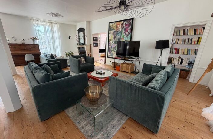 LUCON (85)- COEUR DE VILLE - DEMEURE BOURGEOISE XIX D'EXCEPTION 5 CHAMBRES AVEC PISCINE SUR PARC 1440M² — photo 4