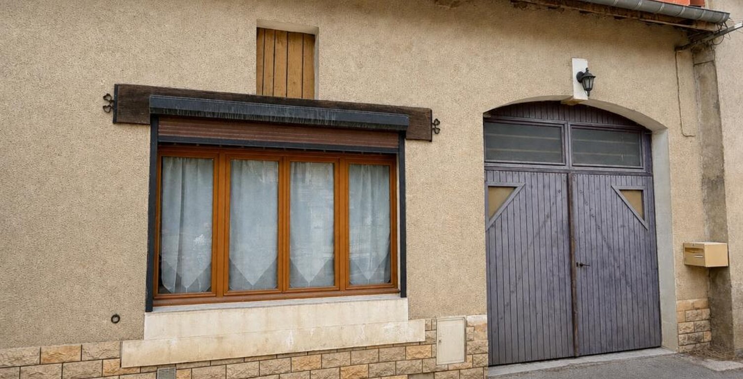 BELLE MAISON DE VILLAGE, 4 CHAMBRES, TERRASSE, JARDINET ET GRANGE — photo 1