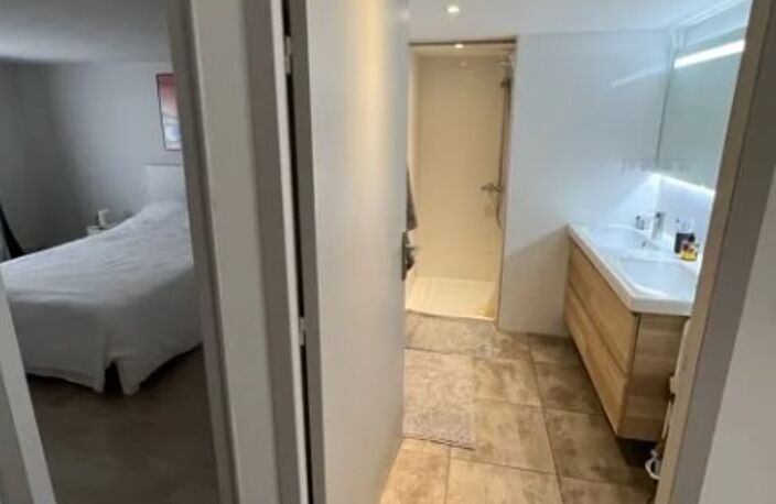 T3 — photo 3