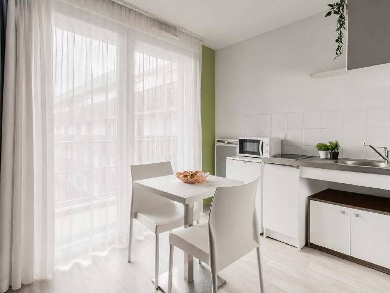 Grand studio PMR avec parking - idéal investisseur — photo 1
