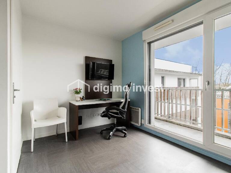 Studio vue dégagée avec porte-fenêtre - dernier étage — photo 1