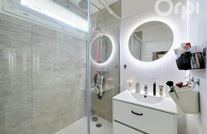 CLERMONT- FERRAND, Appartement de 57m², 2 chambres, garage et 2 caves — photo 4