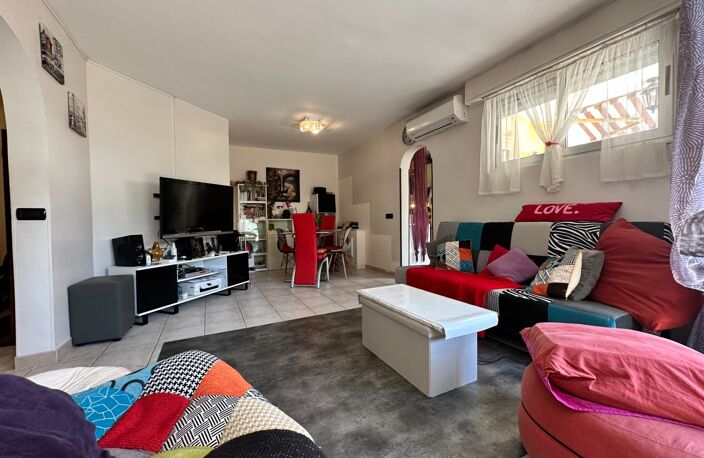 Dpt Alpes Maritimes (06), à vendre ANTIBES Appartement T3 65 m² – Rez-de-jardin, terrasse 40 m² et piscine — photo 4