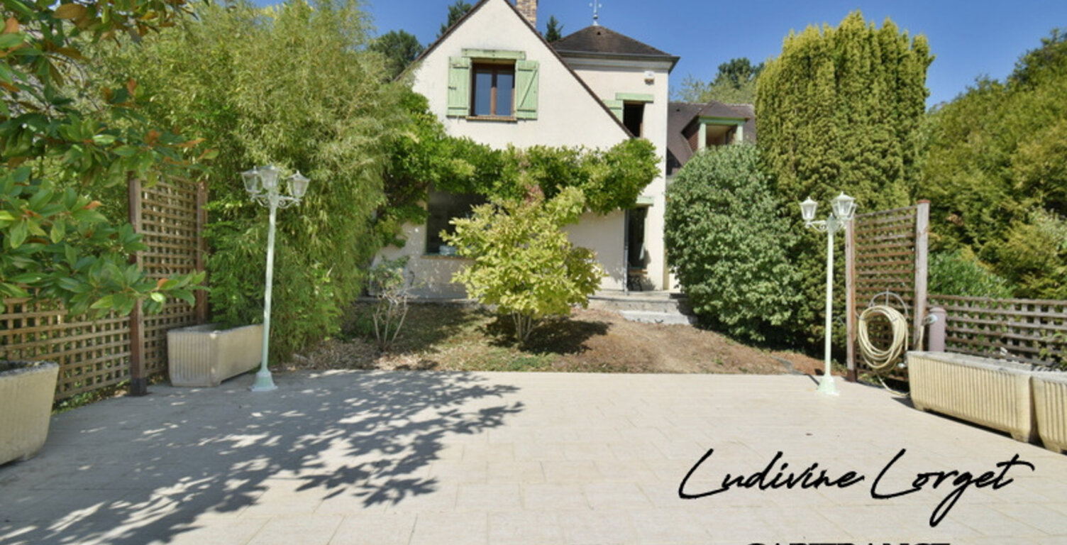 Maison à vendre à Château-Thierry (02) – 260 m² – 4 chambres + bureau – Sous-sol 70 m² – Terrasse 70 m² – Terrain clos 1 464 m² – Très belle vue – Exposition Est/Ouest – Proche écoles – Quartier calme — photo 1