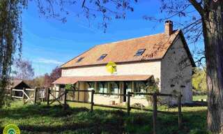 Maison 5 Pièces 140 m² à vendre à La Chapelle-Hugon (18150)