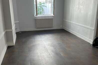 Appartement 3 pièces 740 €