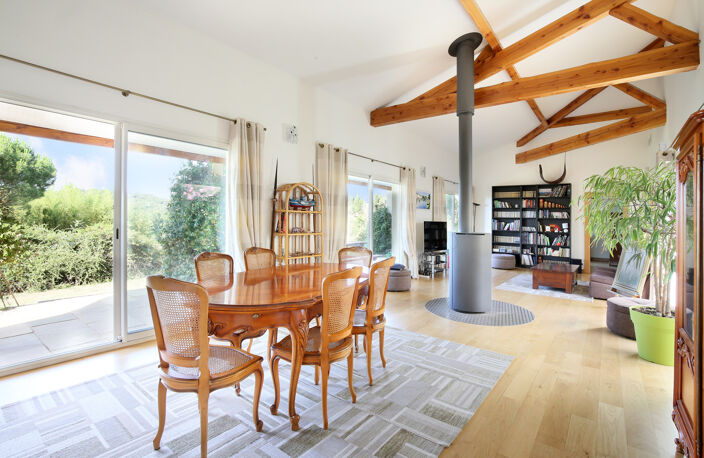 Villa contemporaine de 190 m2 avec piscine à vendre — photo 2