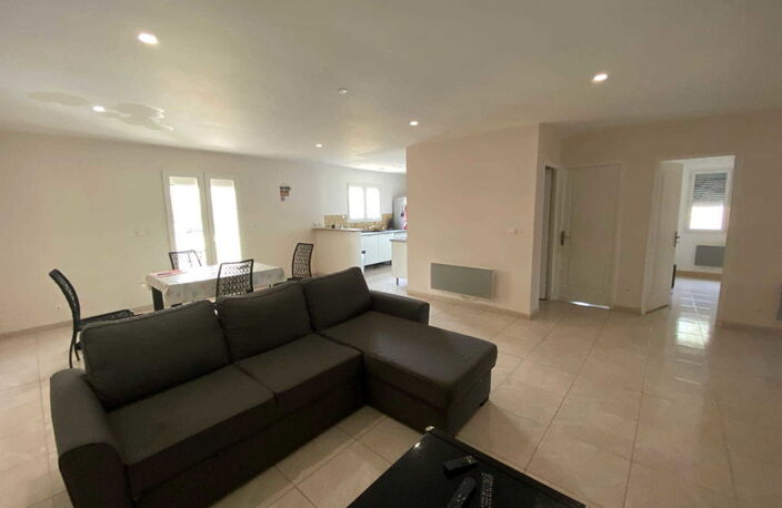 Maison T4 de plain-pied avec jardin clos  92 m² sur terrain — photo 3
