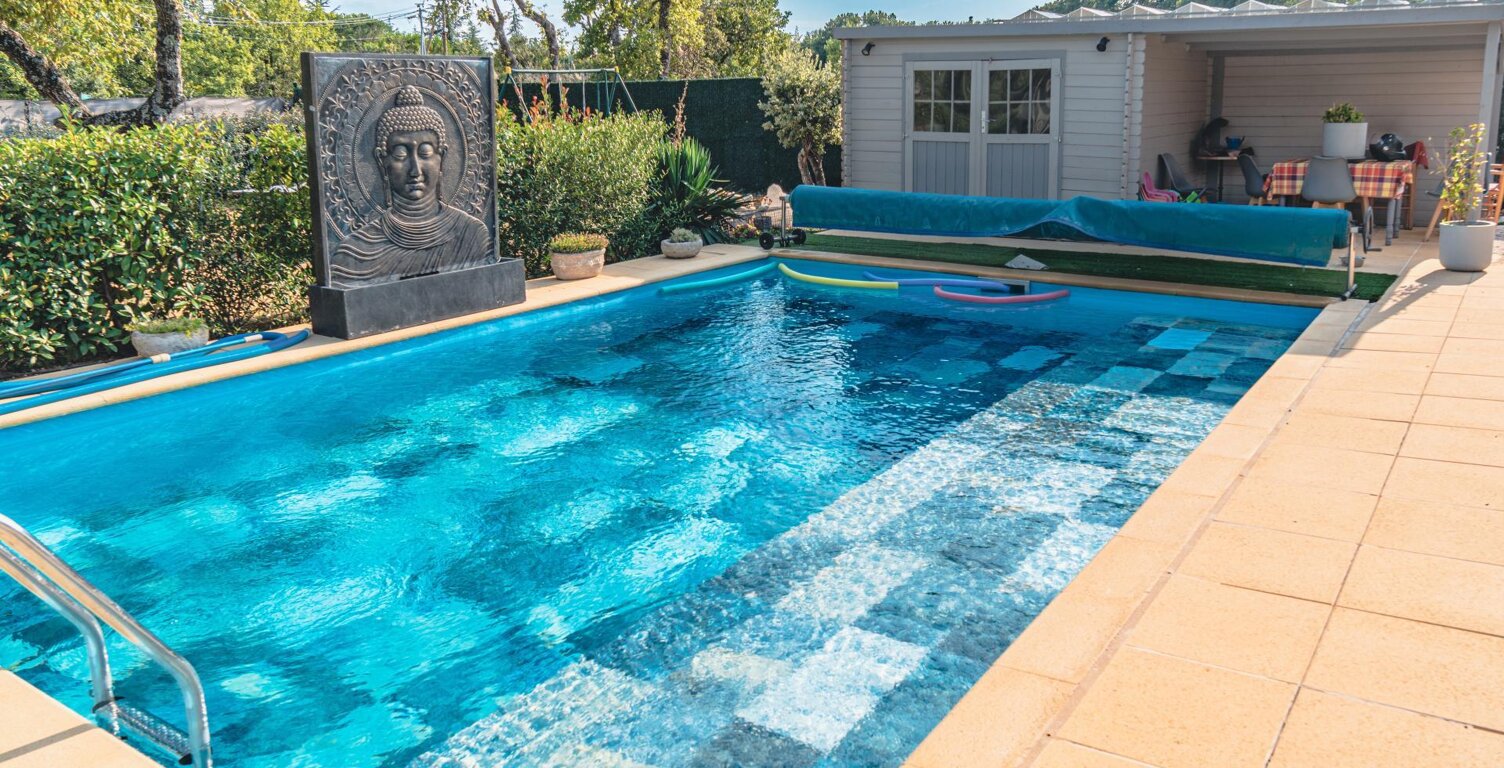 Maison de prestige avec piscine, calme et charme assuré — photo 1