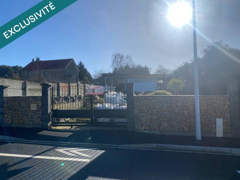 Terrain 256 m², constructible, centre bourg, St Pierre du Regard — photo 1