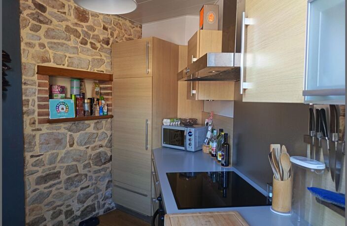 Maison "coup de coeur "  en pierres,  au cœur du village. terrasse et Terrain clos. — photo 3
