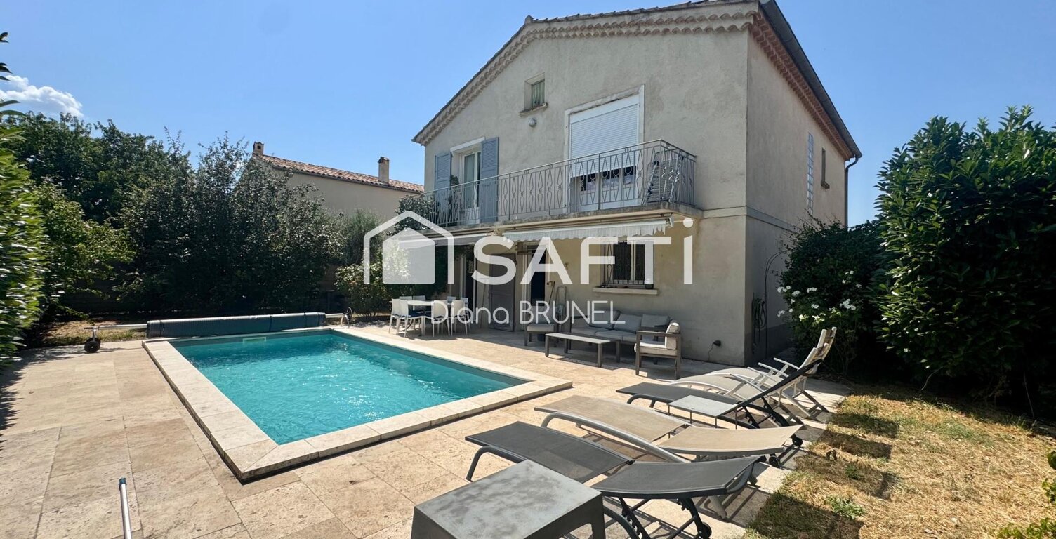 Maison traditionnelle avec piscine — photo 1