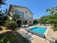 Maison traditionnelle avec piscine — photo 3
