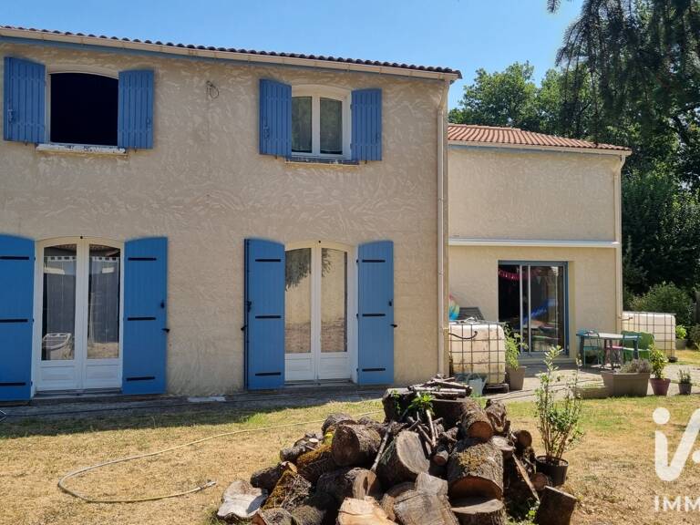 Vente Maison/villa 8 pièces — photo 1