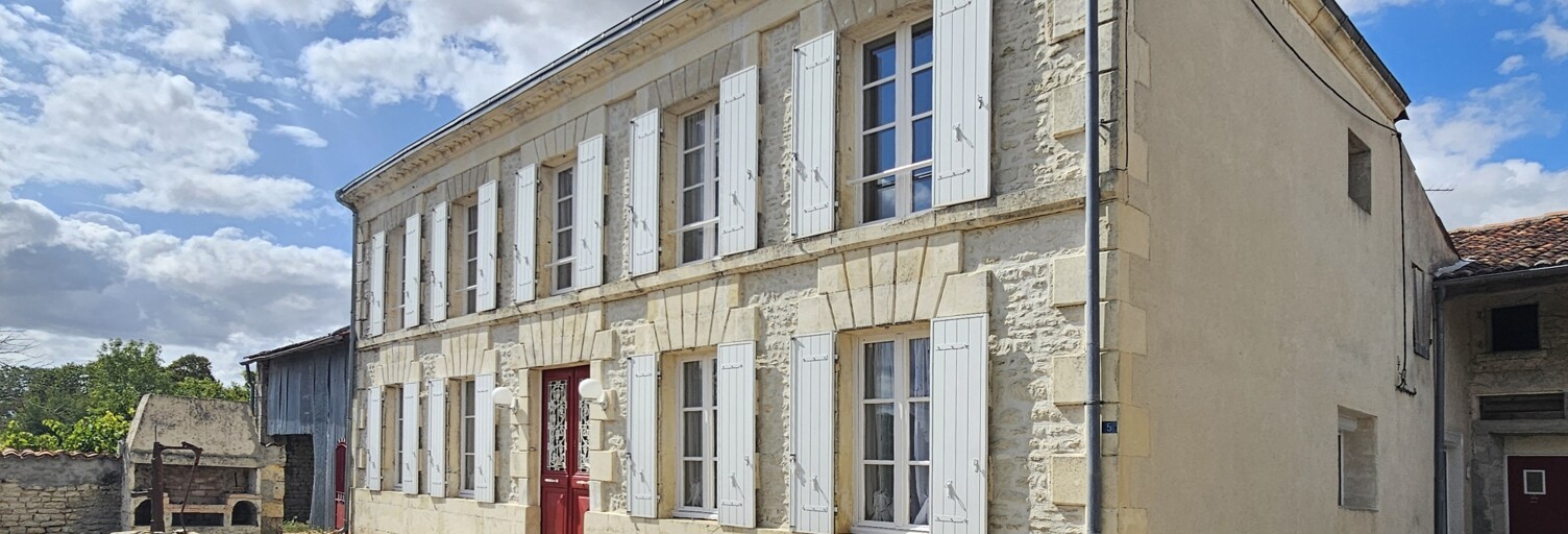 Maison 8 Pièces 166 m² à vendre à Loiré-sur-Nie (17470)