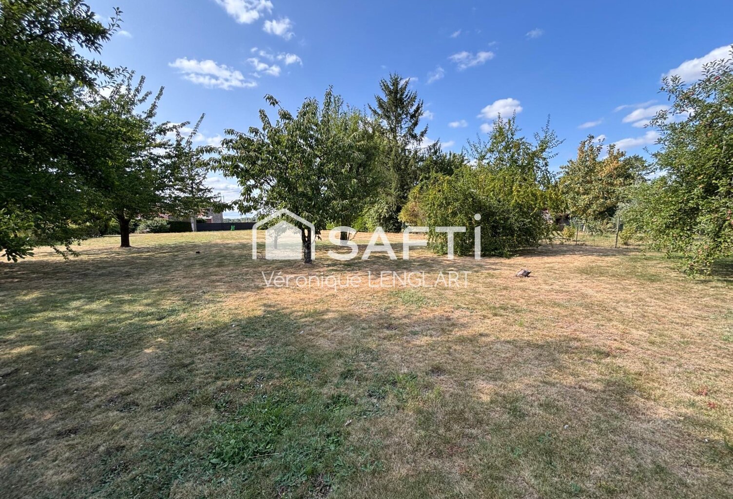 Terrain de 3000 m2 constructible — photo 1