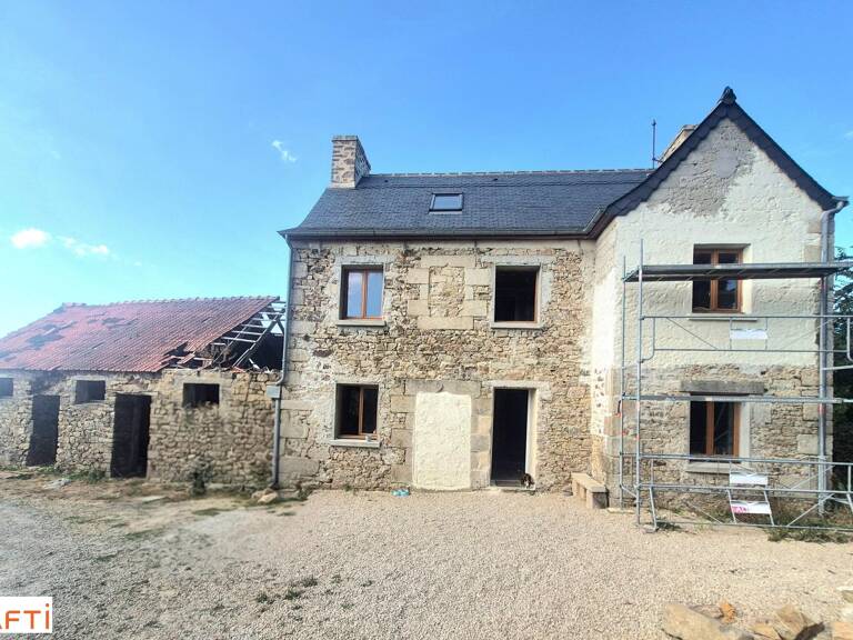Maison en pierre avec dépendances 3 850 m² terrain — photo 1