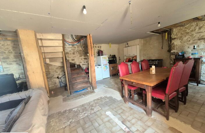 Maison en pierre avec dépendances 3 850 m² terrain — photo 3