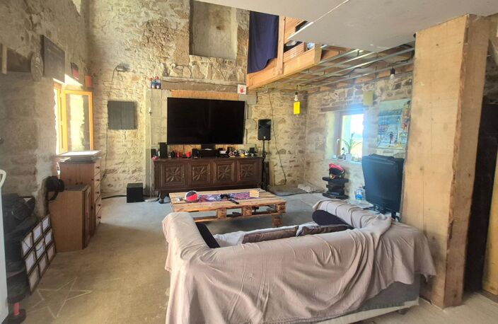 Maison en pierre avec dépendances 3 850 m² terrain — photo 4