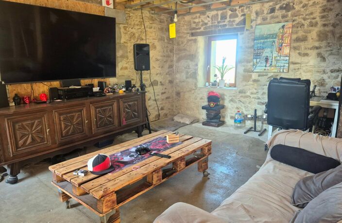 Maison en pierre avec dépendances 3 850 m² terrain — photo 5