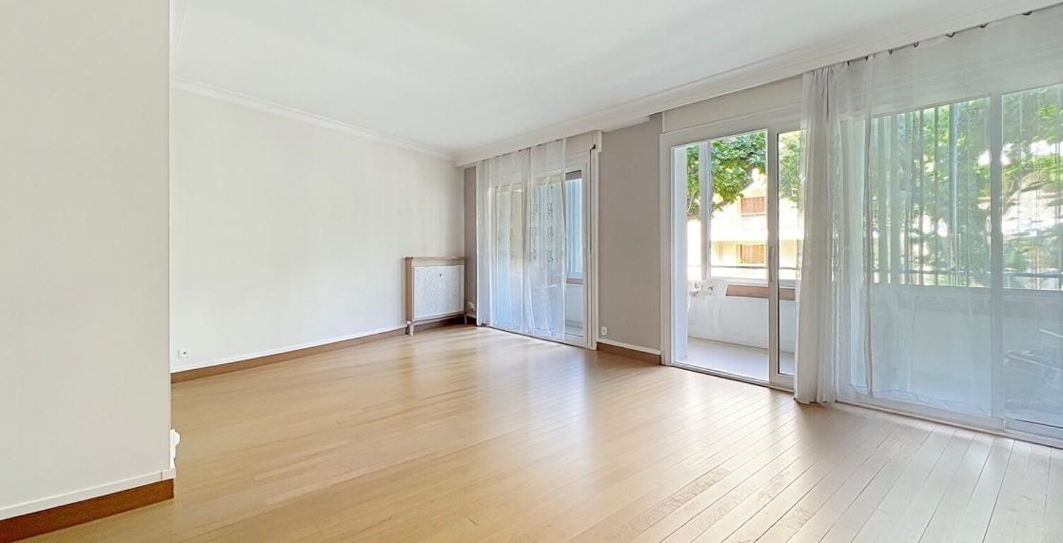 Valence centre – Appartement avec garage, cave et balcons — photo 1