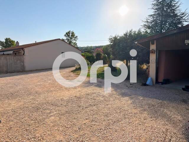 Maison avec piscine À Vendre — photo du bien