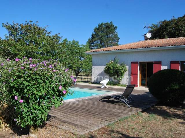 Belle maison familiale de plain pied de 140m2 avec piscine — photo du bien