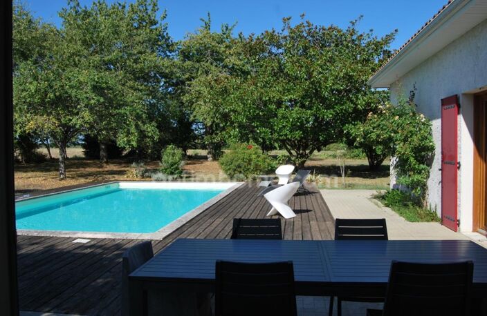 Belle maison familiale de plain pied de 140m2 avec piscine — photo 3