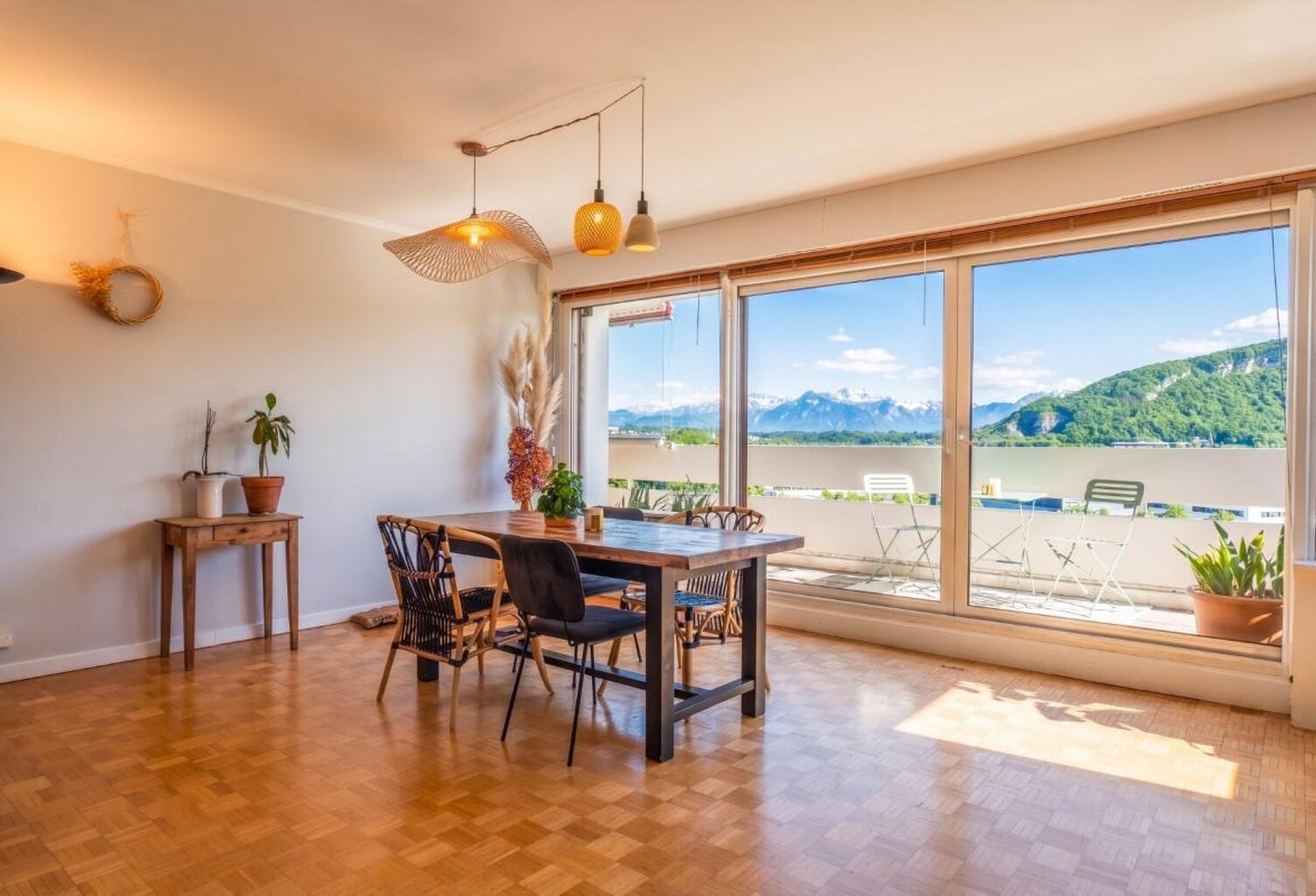 Attique traversant – Vue panoramique Mont-Blanc & Jura – 101 m² – Dernier étage — photo 1