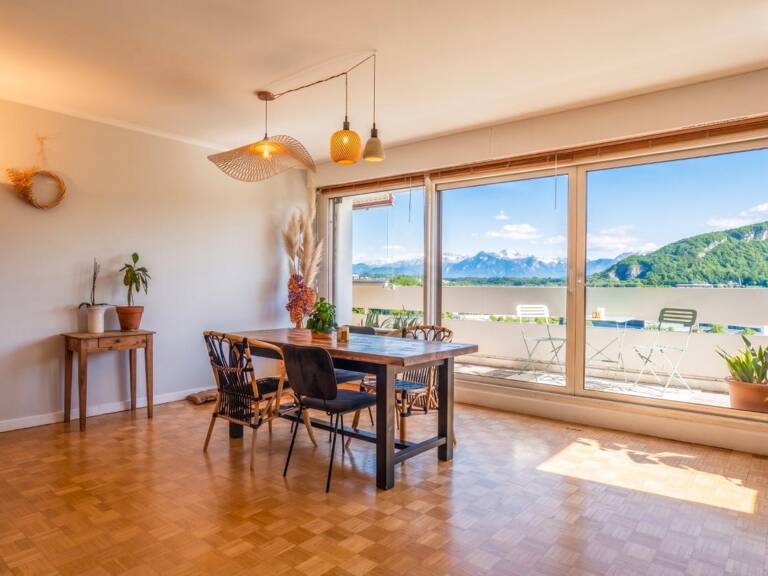 Attique traversant – Vue panoramique Mont-Blanc & Jura – 101 m² – Dernier étage — photo 1