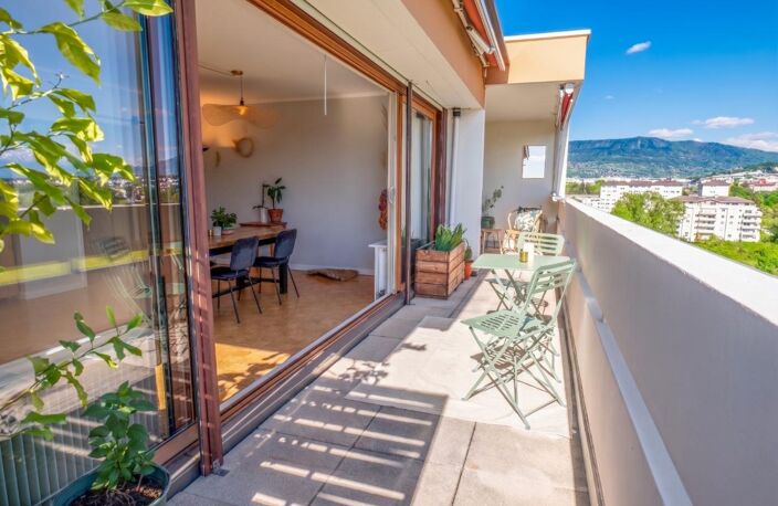 Attique traversant – Vue panoramique Mont-Blanc & Jura – 101 m² – Dernier étage — photo 2