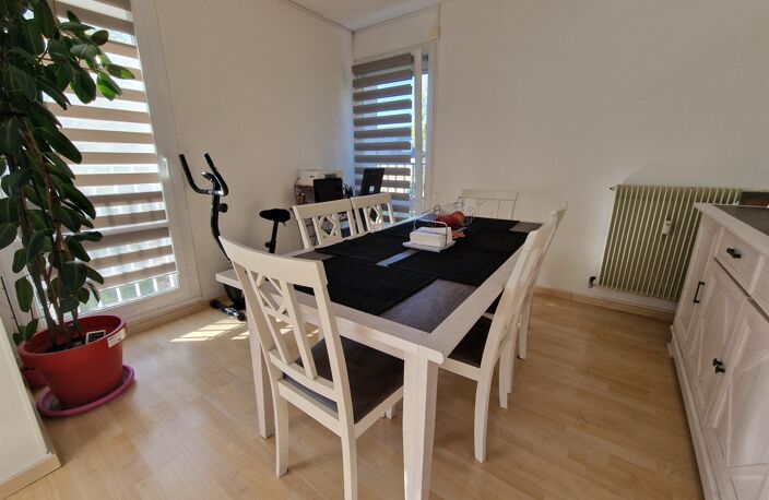 APPARTEMENT à vendre 5 pièces d'env 90 m2 VITTEL (88) avec BALCON, GARAGE, 2 CAVES — photo 4