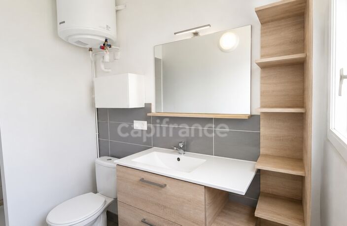 TOULON-SUR-ARROUX – MAISON AVEC 2 GARAGES ATTENANTS, JARDIN ET COMBLES AMÉNAGEABLES — photo 5