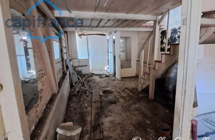 EN EXCLUSIVITÉ – Immeuble de rapport à rénover – Pointe-à-Pitre (971) — photo 3