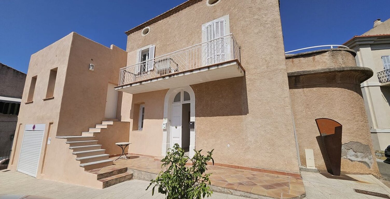 Appartement de 72m2 à louer sur Aregno — photo 1