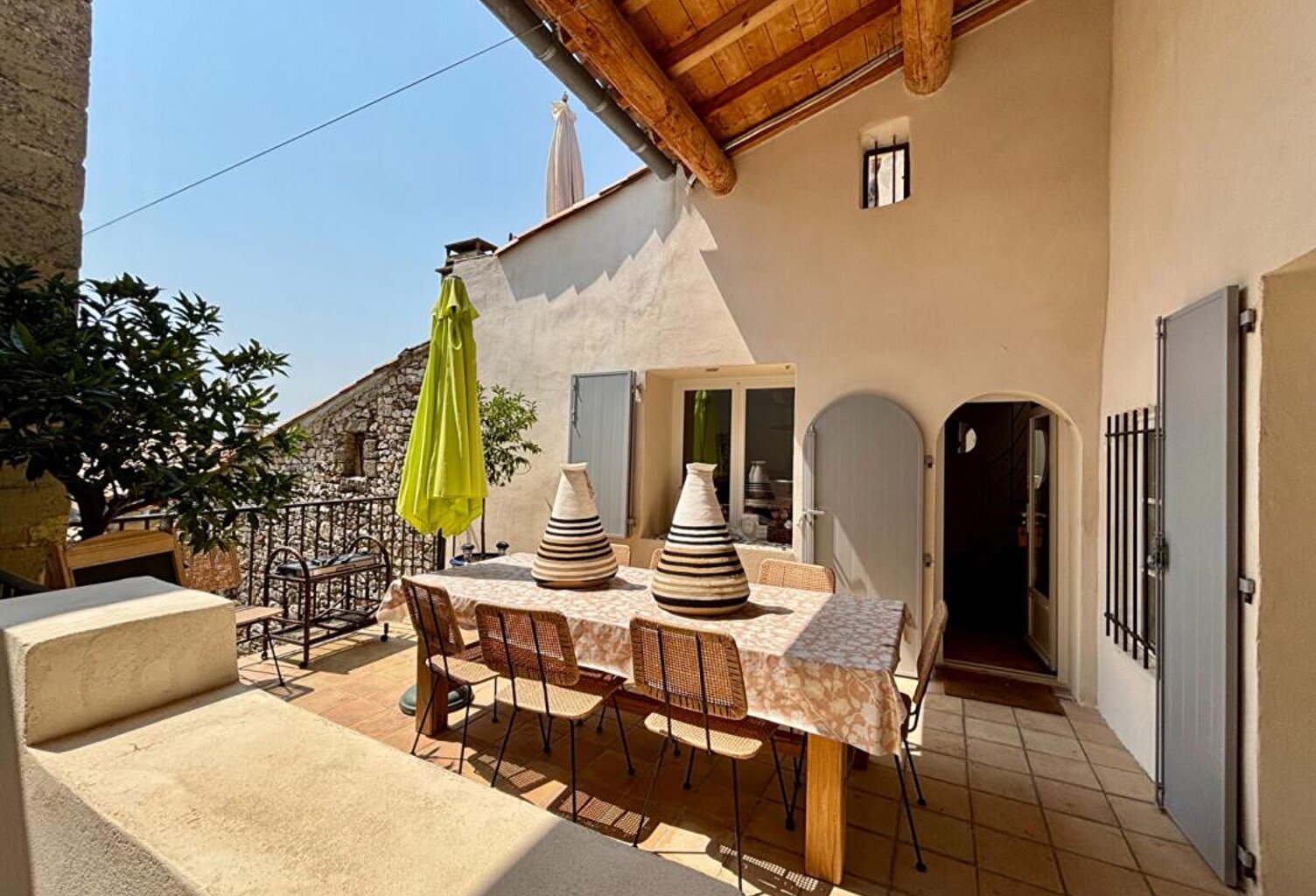 Maison en pierre rénovée avec piscine — photo 1