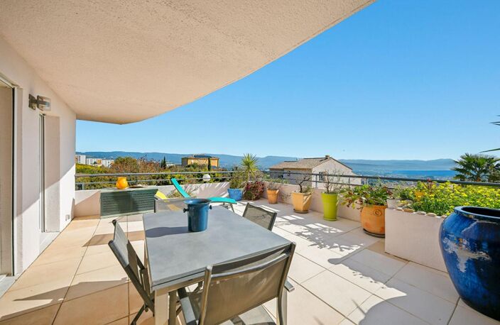 Appartement La Ciotat 4 pièce(s) 75.73 m2 vue mer avec garage et place de parking — photo 3