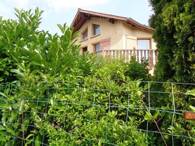 Coubon(43), maison de 240 m2 habitables, 4 chambres sur 1440 m2 de terrain — photo du bien