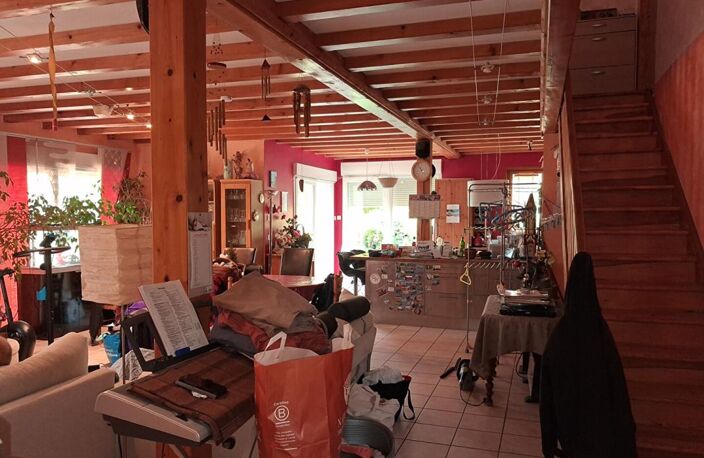Coubon(43), maison de 240 m2 habitables, 4 chambres sur 1440 m2 de terrain — photo 2