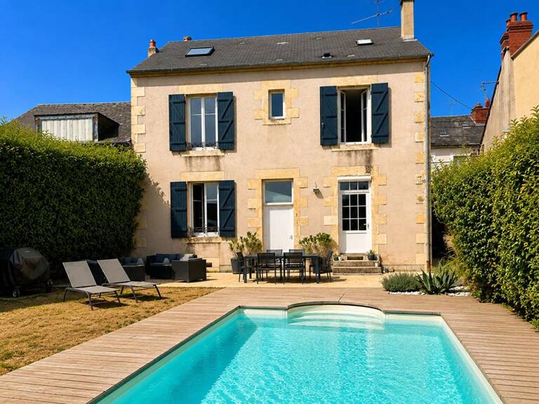 Maison de ville de 146 m² avec piscine, dépendance et stationnement à proximité — photo 1